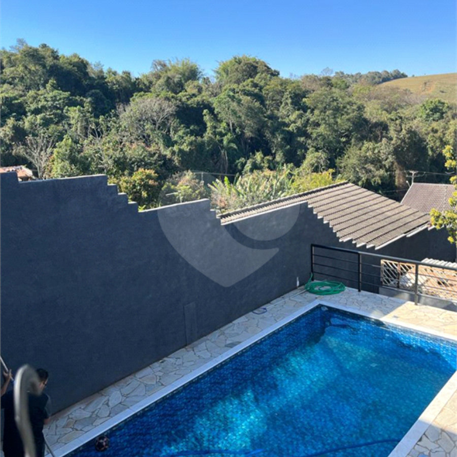 Sobrado à venda com 3 quartos, sendo 1 suíte, em Jardim Brogotá, Atibaia, SP