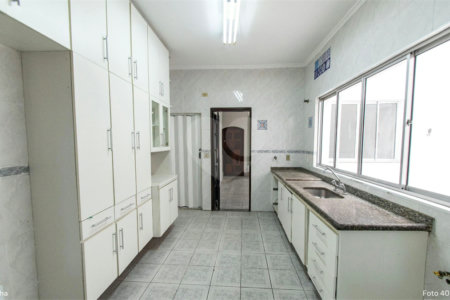 Casa à venda com 3 quartos, sendo 1 suíte,  em Vila Mariana, São Paulo, SP