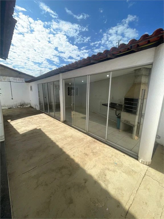 Casa para alugar com 3 quartos, sendo 1 suíte, em Setor Industrial, Balsas, MA
