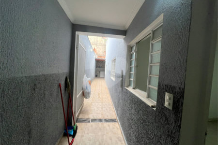 Sobrado à venda com 3 quartos, sendo 1 suíte, em Lopes de Oliveira, Sorocaba, SP