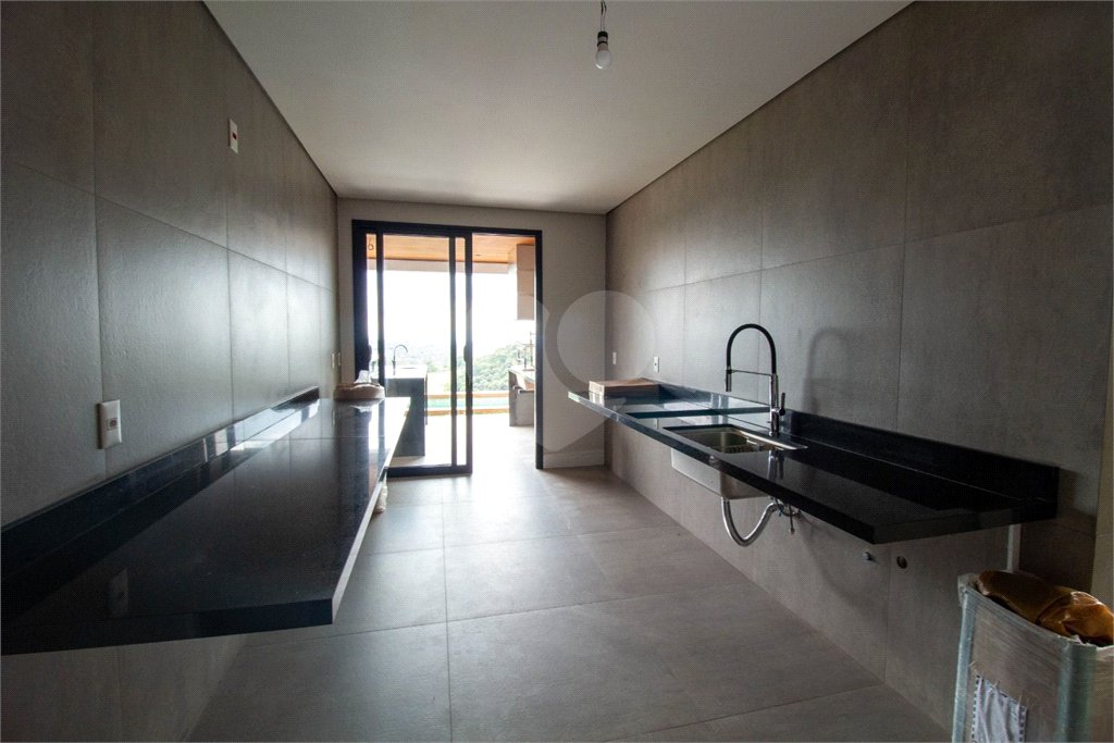 Casa à venda com 5 quartos, sendo 4 suítes, em Vila Darcy Penteado (mailasqui), São Roque, SP