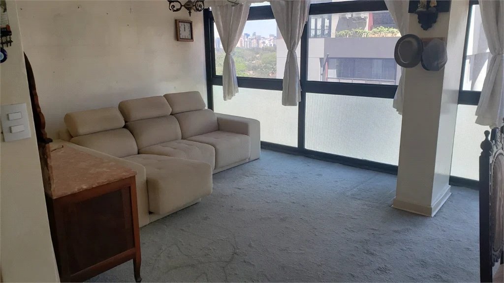 Apartamento à venda com 3 quartos, sendo 1 suíte, em Pinheiros, São Paulo, SP