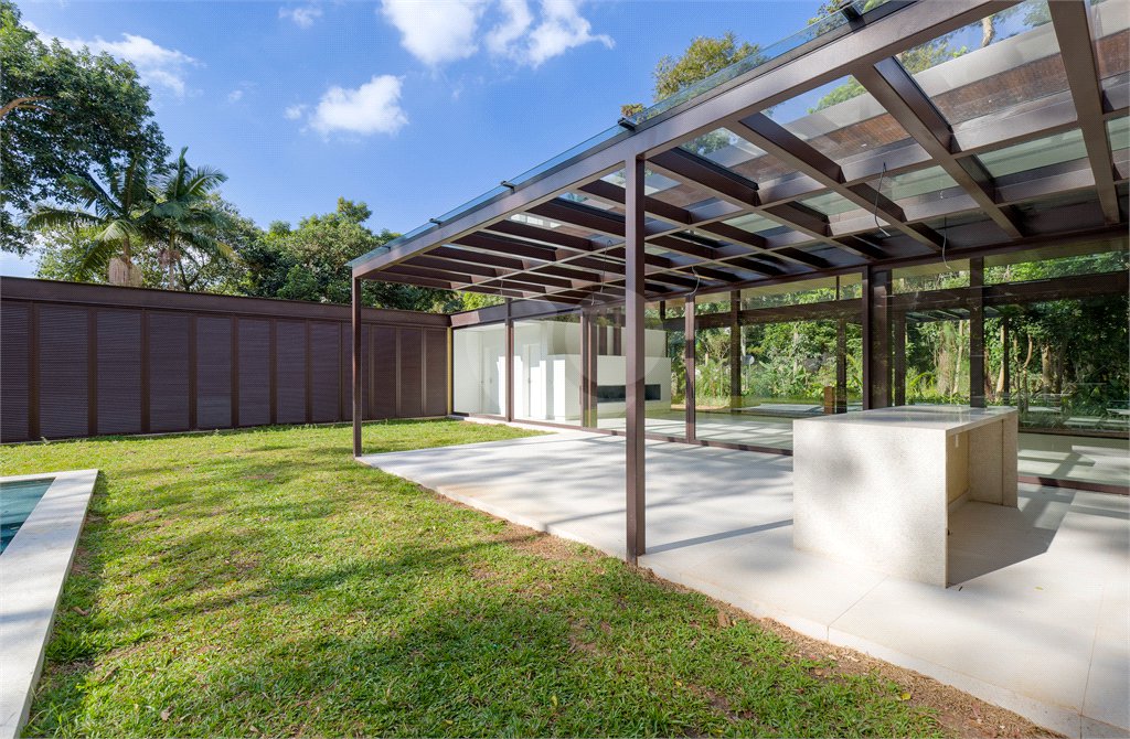 Casa à venda com 5 suítes no condomínio Chácara Flora, São Paulo - SP
