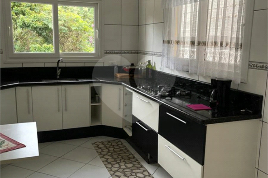 Casa à venda com 4 quartos, sendo 1 suíte, no condomínio Estancia da Serra / Residencial Nova Mairipora, Mairiporã - SP