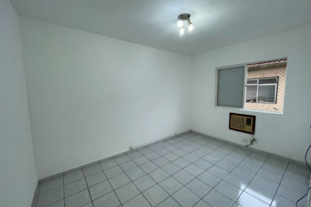 Apartamento 2 dormitórios + dependência, 1 vaga demarcada, no Campo Grande, Santos