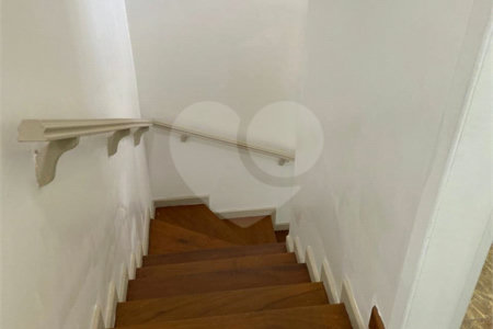 Casa de Vila à venda com 2 quartos, sendo 1 suíte,  em Silveira, Santo André, SP
