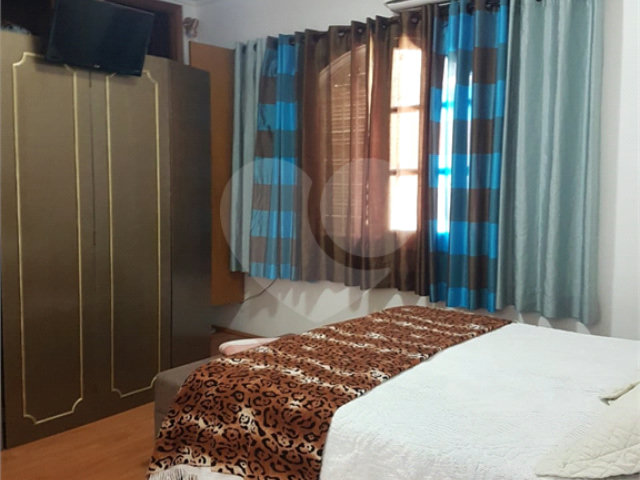 Casa à venda com 4 quartos, sendo 2 suítes,  no condomínio Ibiratiba, São Paulo - SP