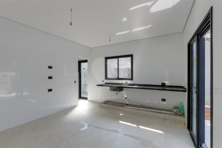Casa à venda com 4 suítes no condomínio Reserva Robélia, São Paulo - SP