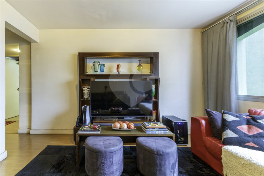 Apartamento à venda com 3 quartos, sendo 1 suíte, em Bela Vista, São Paulo, SP