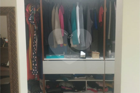 Sobrado à venda com 3 quartos, sendo 1 suíte,  em Jardim Universo, Mogi das Cruzes, SP