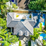 Casa à venda com 5 quartos, sendo 4 suítes, no condomínio Bounganville, São Paulo - SP