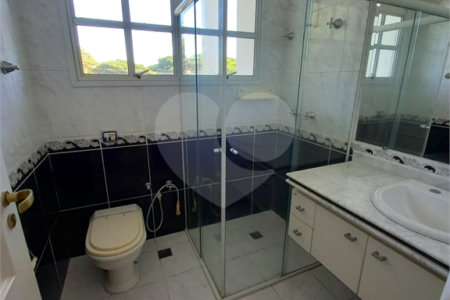 Casa à venda com 5 quartos, sendo 3 suítes, no condomínio Vinhas da Vista Alegre - Lado Sede, Vinhedo - SP