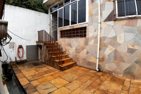 Sobrado à venda com 5 quartos em Vila Nivi, São Paulo, SP