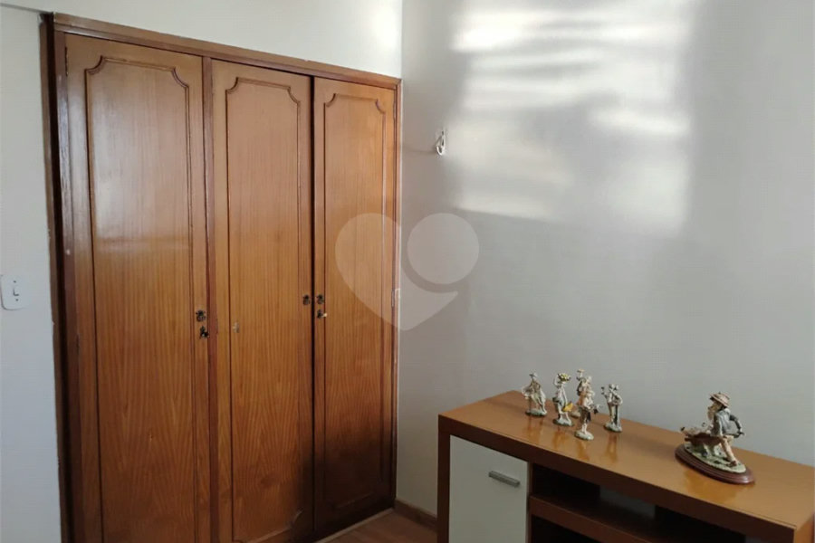 Vende-se apartamento no Jardim Aeroporto com 03 dormitórios