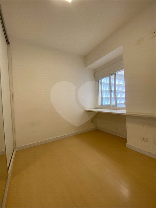 Casa à venda com 3 quartos, sendo 1 suíte, no condomínio Village Santa Cecilia, São Paulo - SP