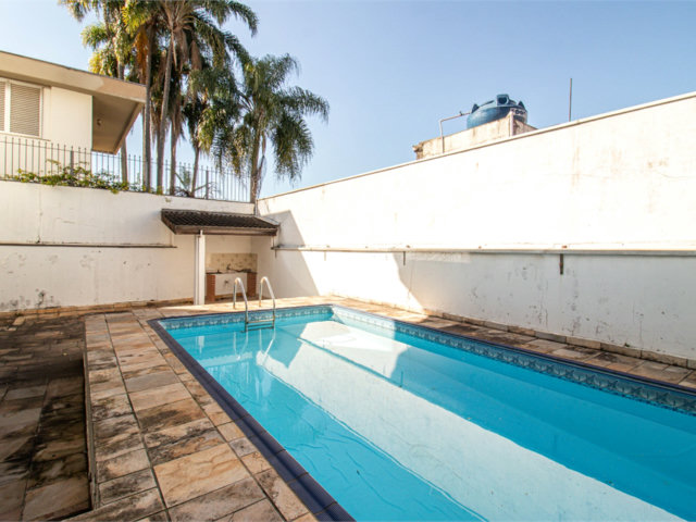Casa à venda com 5 quartos, sendo 4 suítes,  em Jardim Prudência, São Paulo, SP