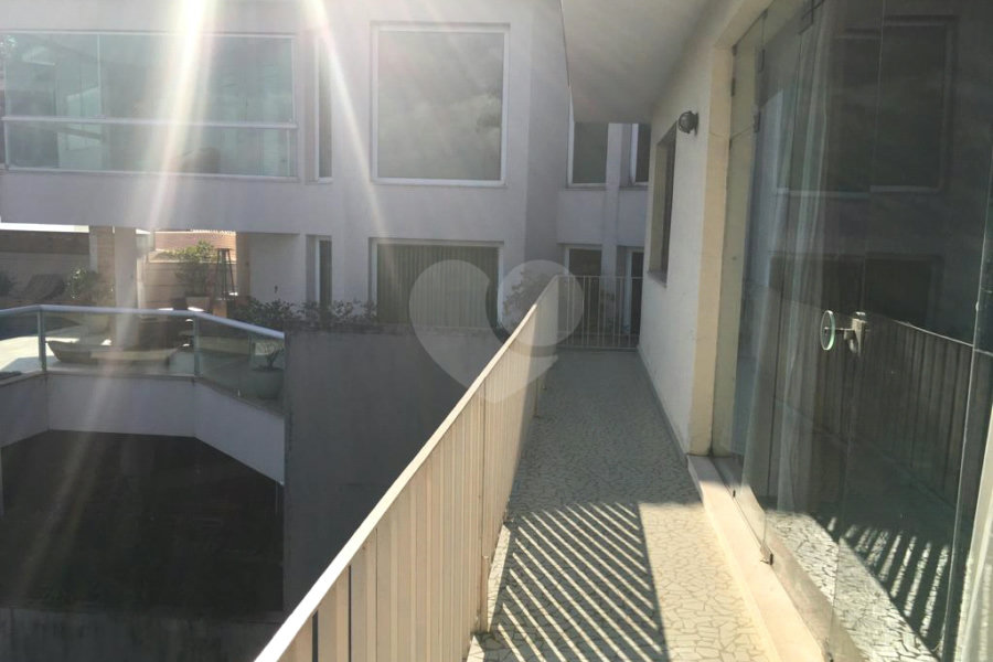 Casa à venda com 4 quartos, sendo 1 suíte, em Jardim São Bento, São Paulo, SP