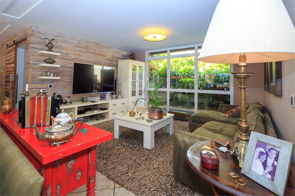 Casa Térrea à venda com 4 quartos, sendo 2 suítes, em Jardim Petrópolis, São Paulo, SP