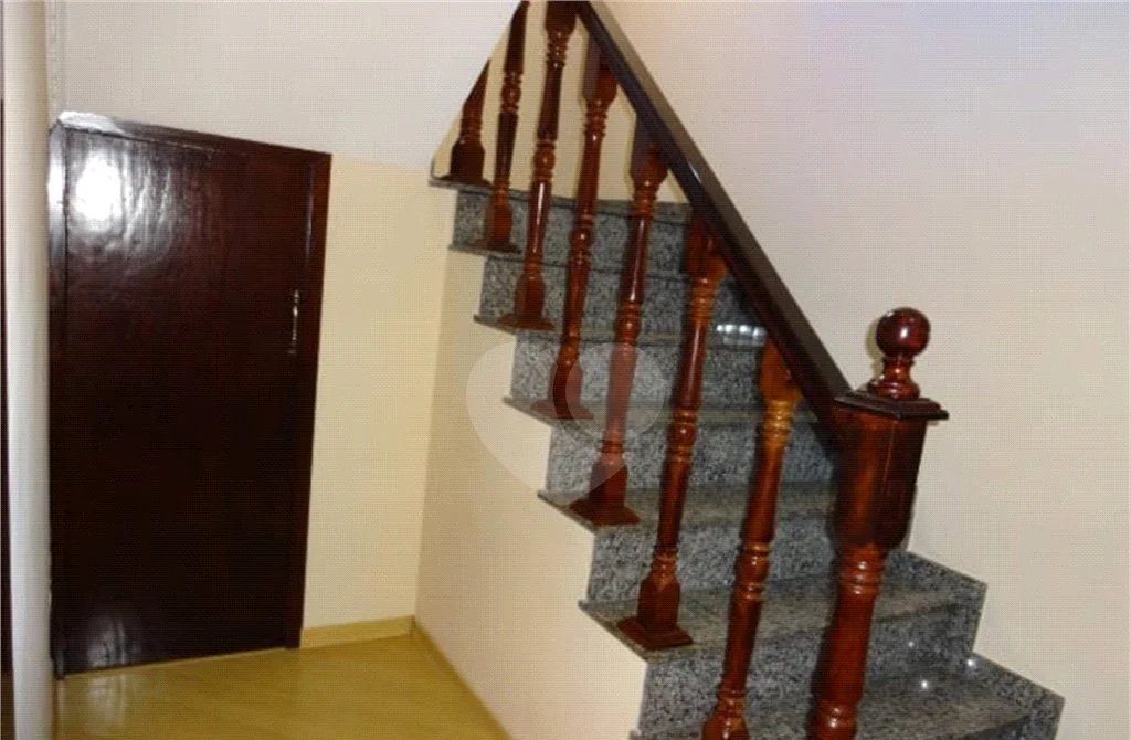Sobrado à venda com 3 quartos, sendo 1 suíte, em Jardim São Luís, São Paulo, SP