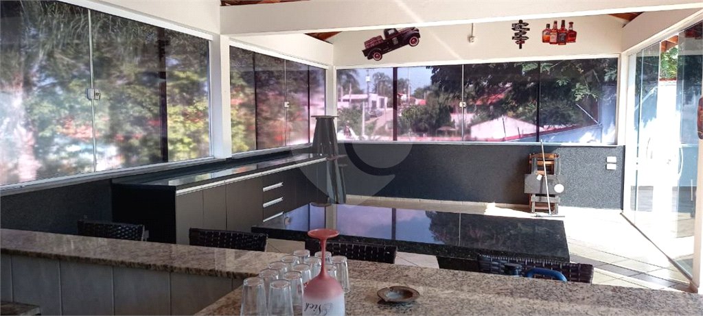Casa à venda com 8 quartos, sendo 3 suítes,  no condomínio Terras de Santa Rosa, Salto - SP