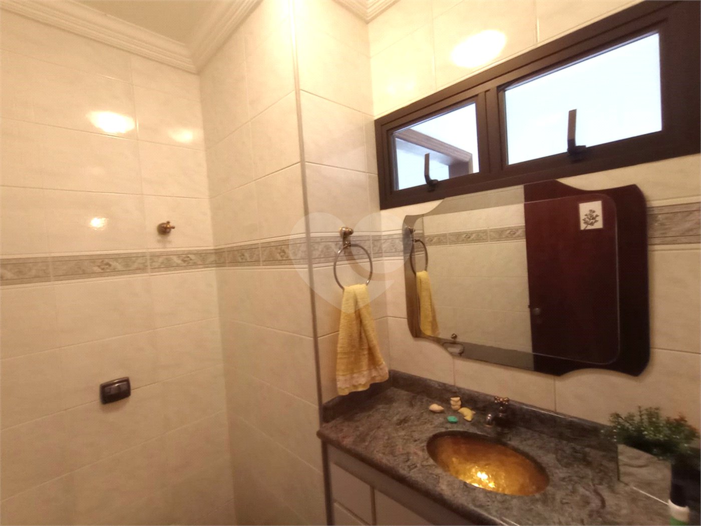 Sobrado à venda com 4 quartos, sendo 1 suíte, em Vila Macedópolis, São Paulo, SP