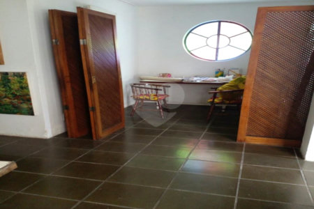Casa à venda com 6 quartos em Jardim Peri Peri, São Paulo, SP