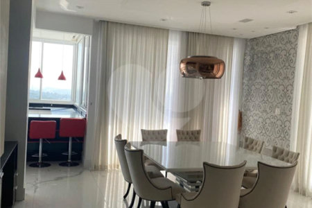 Casa à venda com 4 quartos, sendo 3 suítes, no condomínio Brisa 1, Mogi das Cruzes - SP