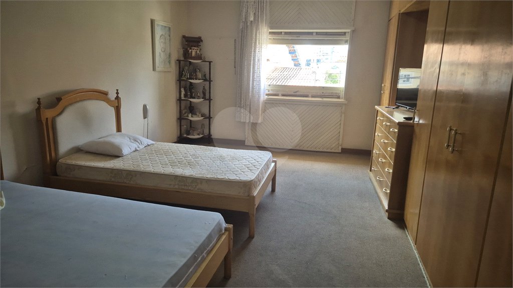 Casa à venda com 4 quartos, sendo 3 suítes,  no condomínio Chácara das Rosas, São Paulo - SP