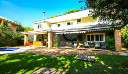 Casa à venda com 3 quartos, sendo 2 suítes,  em Vila Tramontano, São Paulo, SP