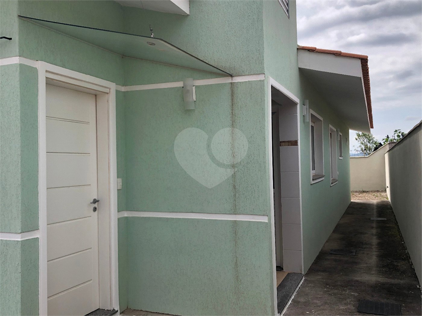 Casa à venda com 3 quartos, sendo 1 suíte, no condomínio Marfi Iii- Fase Iii, Bom Jesus dos Perdões - SP