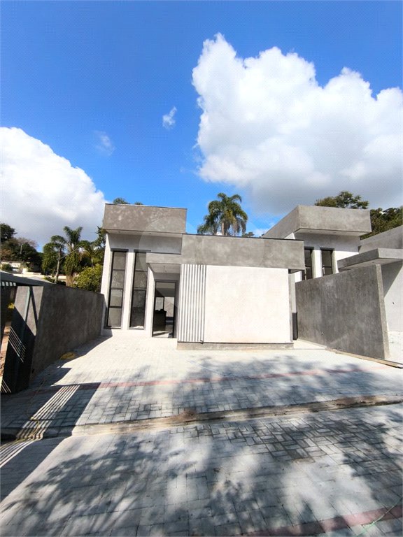 Casa à venda com 3 quartos, sendo 1 suíte, no condomínio Villagio Brasil, Atibaia - SP