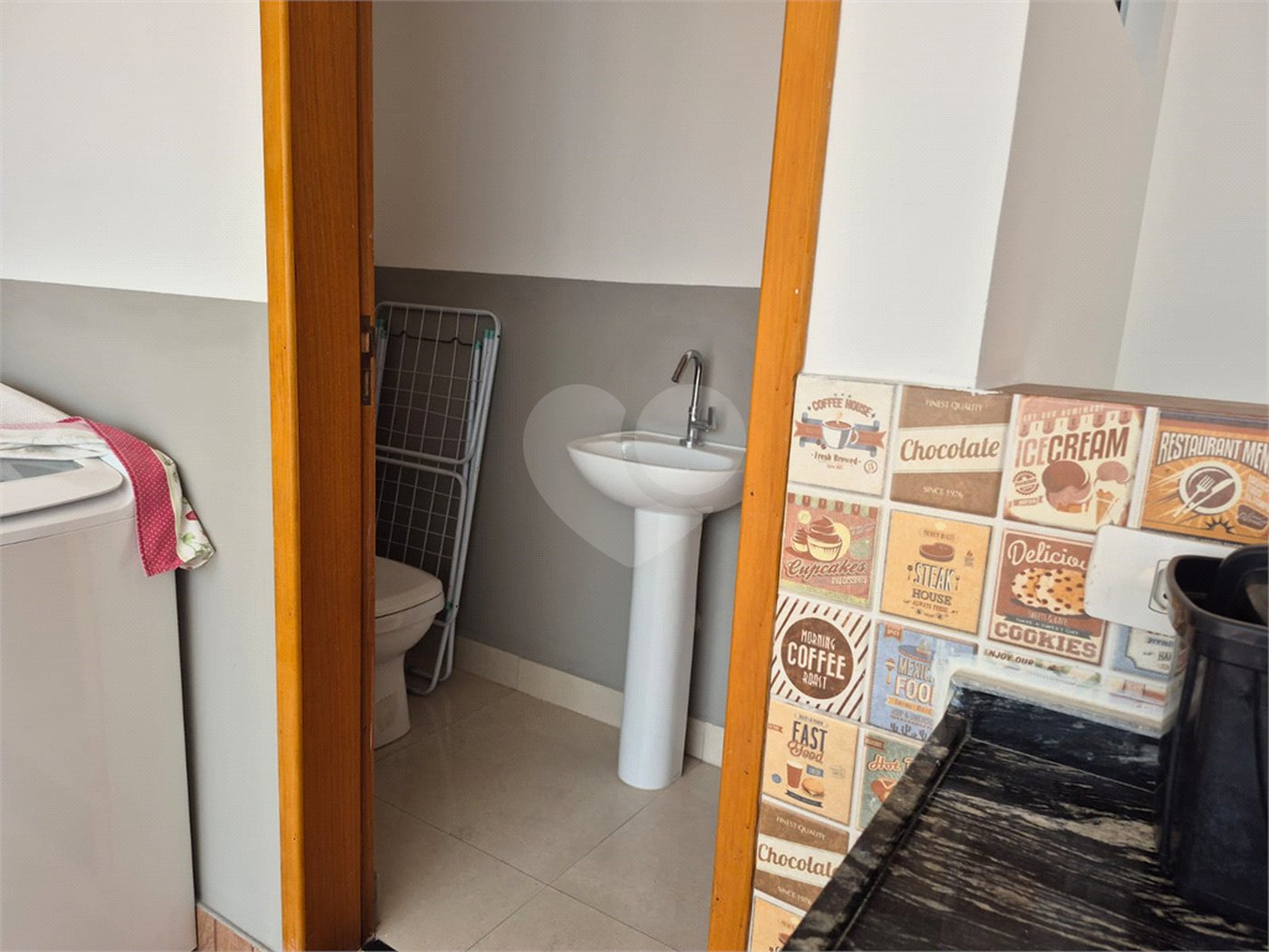 Casa à venda com 4 quartos, sendo 1 suíte, no condomínio Residencial Alto da Lapa II, São Paulo - SP