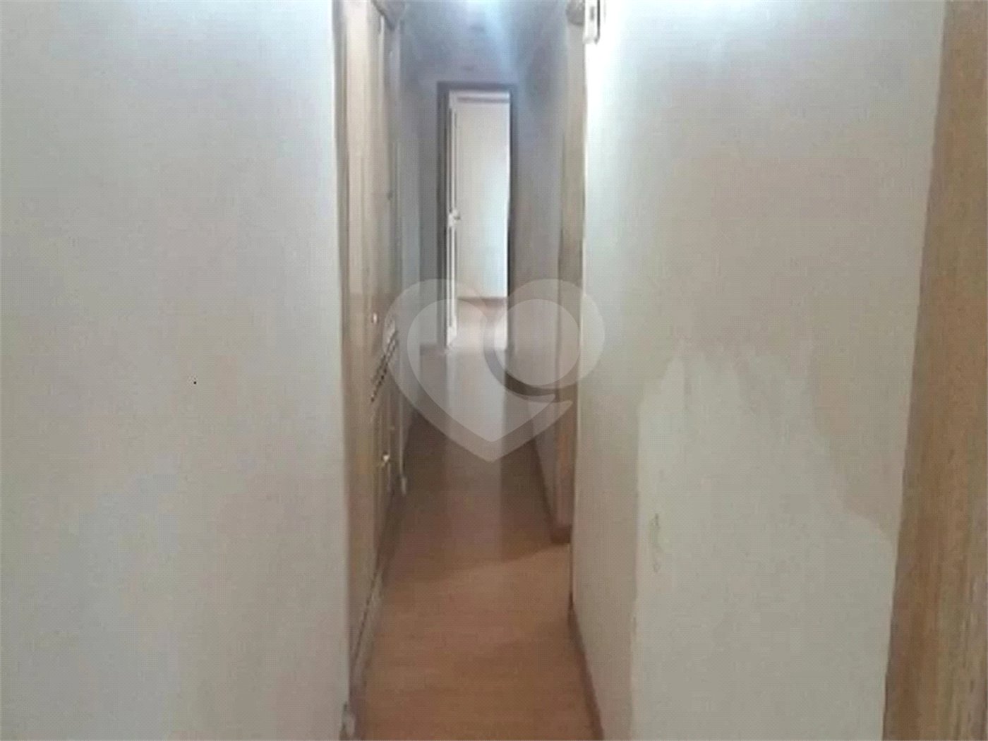 Apartamento 192m² à venda na Aclimação com 3 suítes e 3 vagas.