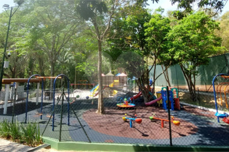 Casa à venda com 4 suítes no condomínio Reserva Colonial, Valinhos - SP