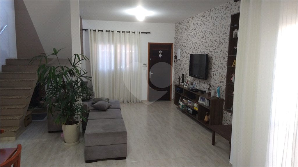 Sobrado à venda com 3 quartos, sendo 1 suíte, em Vila Suissa, Mogi das Cruzes, SP