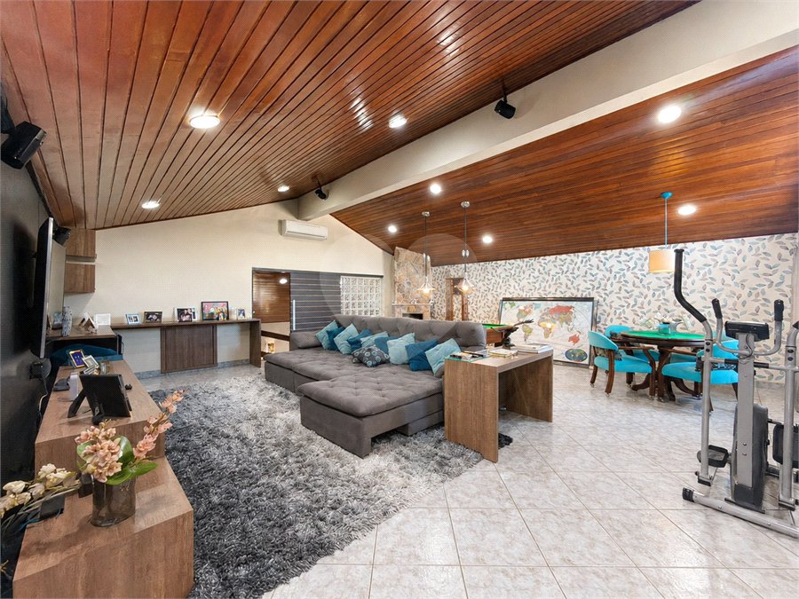 Casa à venda com 5 suítes no condomínio Parque Village Castelo, Itu - SP