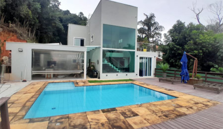 Casa à venda com 3 quartos, sendo 1 suíte,  no condomínio Alpes da Cantareira, Mairiporã - SP