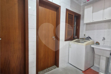 Casa à venda com 3 suítes no condomínio Residencial Jardim França, São Paulo - SP