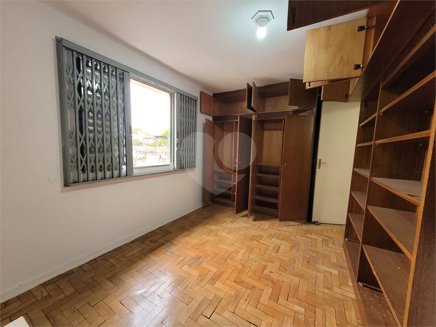 Sobrado à venda com 2 quartos em Jardim Mangalot, São Paulo, SP