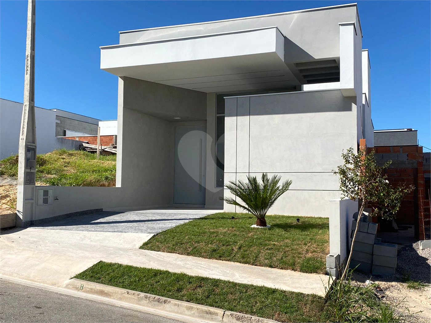 Casa à venda com 3 quartos, sendo 1 suíte, no condomínio Horto Florestal Villagio, Sorocaba - SP