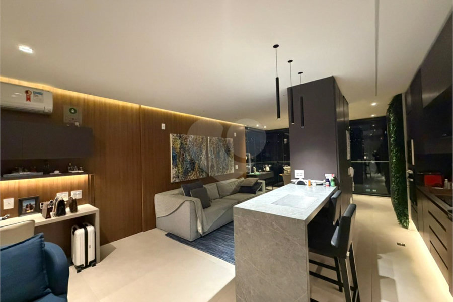 Apartamento à venda com 4 quartos, sendo 1 suíte,  em Pinheiros, São Paulo, SP