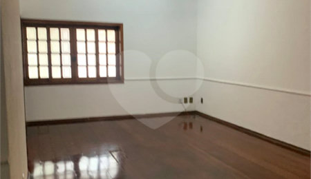 Sobrado à venda com 3 quartos, sendo 1 suíte,  em Parque Residencial Rafael Alcalá, Porto Feliz, SP