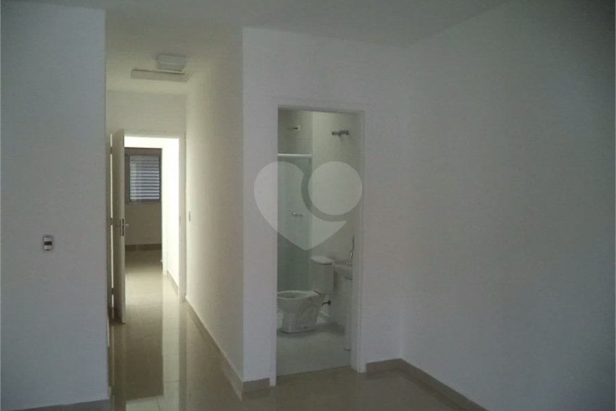 Casa à venda com 2 suítes no condomínio Villagio da Serra, São Paulo - SP