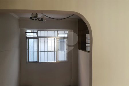 Sobrado à venda com 3 quartos em Vila Nilo, São Paulo, SP