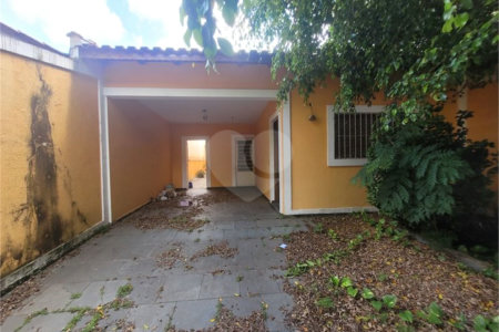 Casa à venda com 3 quartos, sendo 1 suíte, em Vila Vitório Mazzei, São Paulo, SP