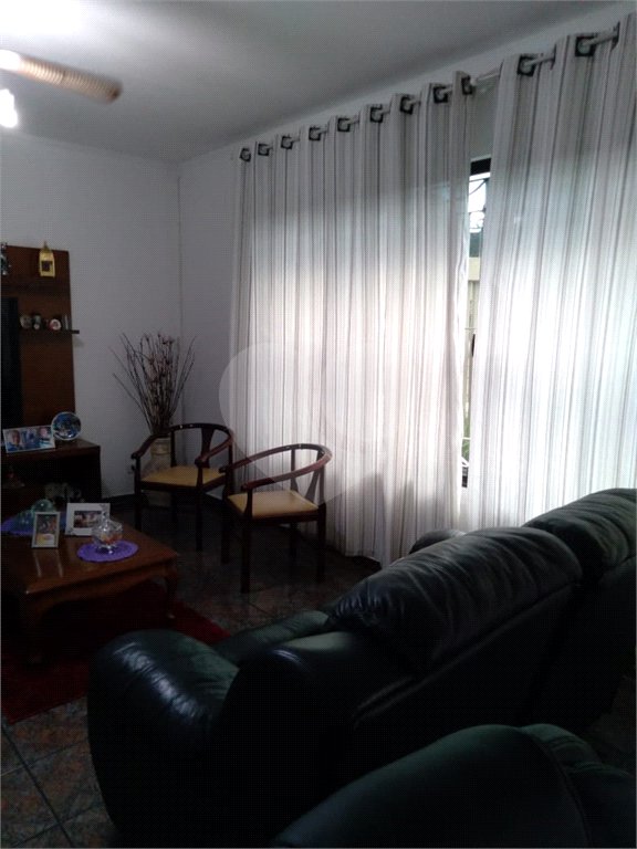 Casa Térrea à venda com 3 quartos, sendo 1 suíte, em Vila Galvão, Guarulhos, SP