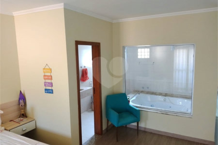 Sobrado à venda com 3 quartos, sendo 1 suíte, em Vila Laís, São Paulo, SP