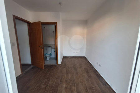 Sobrado à venda com 2 suítes em Vila Constança, São Paulo, SP