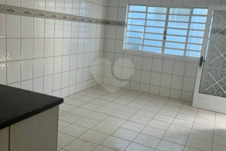 Casa à venda com 3 quartos em Jardim Itália, Itapetininga, SP