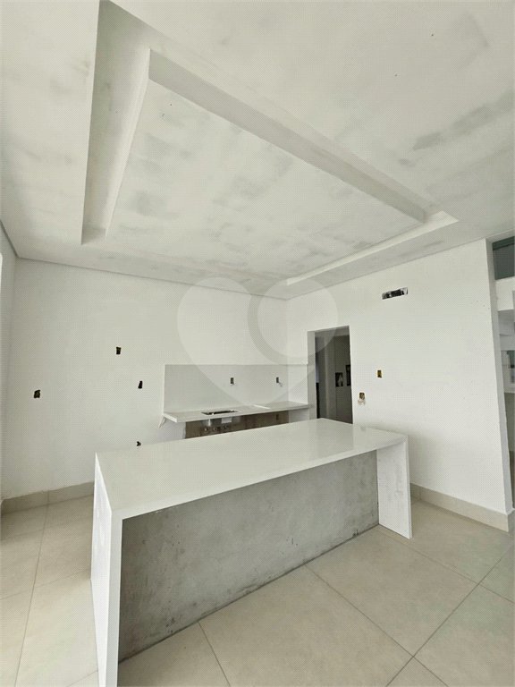 Casa à venda com 4 quartos, sendo 3 suítes, no condomínio Alphaville Nova Esplanada 4, Votorantim - SP